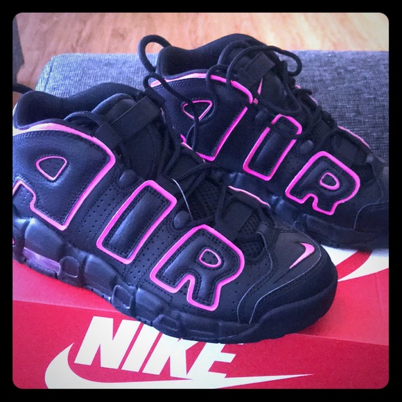 black and pink nike uptempo